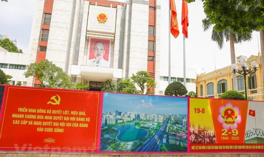 Trang trí 2/9 ở ủy ban, địa phương ấn tượng