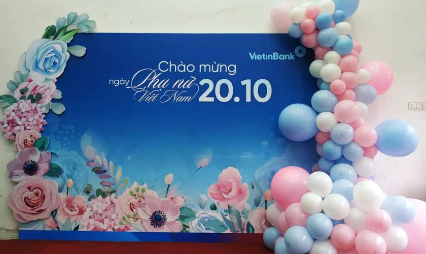 Trang trí ngày Phụ nữ Việt Nam cho công ty bằng backdrop
