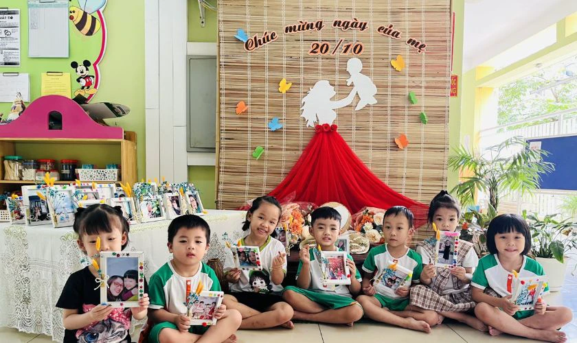 Trang trí 20/10 cho trường mầm non