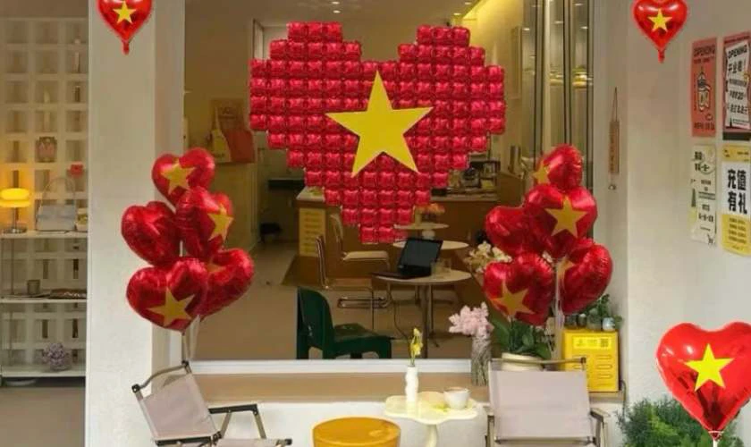 Mẫu trang trí 30/4 1/5 với bóng bay sáng tạo cho sự kiện