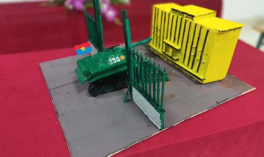 Mẫu decor lễ hội với mô hình tự làm cho sự kiện trường học