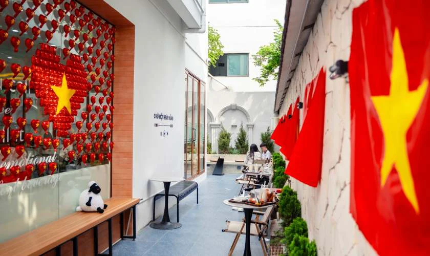 Quán cafe trang trí theo phong cách vintage nhẹ nhàng, tinh tế