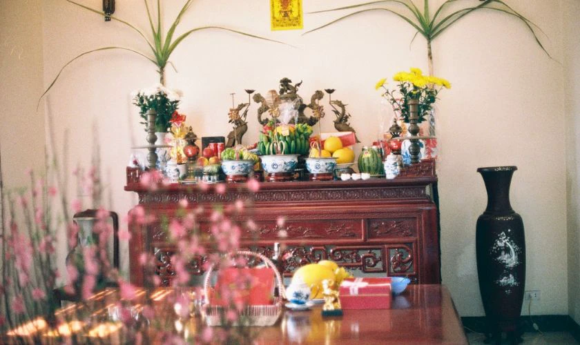 Mẫu trang trí bàn thờ gia tiên ngày Tết Bính Ngọ 2026