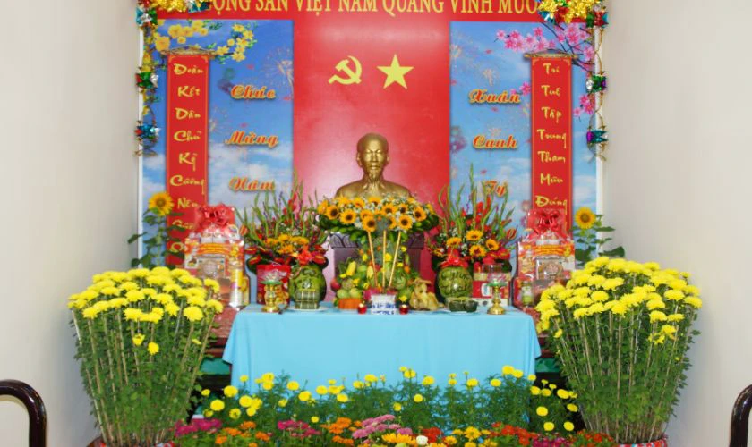 Mẫu trang trí bàn thờ Tổ Quốc Tết 2026