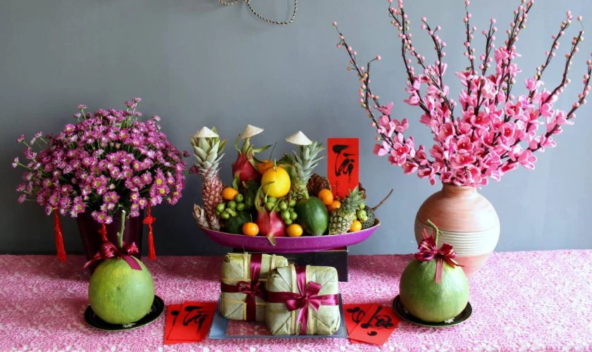 Chuẩn bị vật dụng trang trí bàn thờ ngày Tết