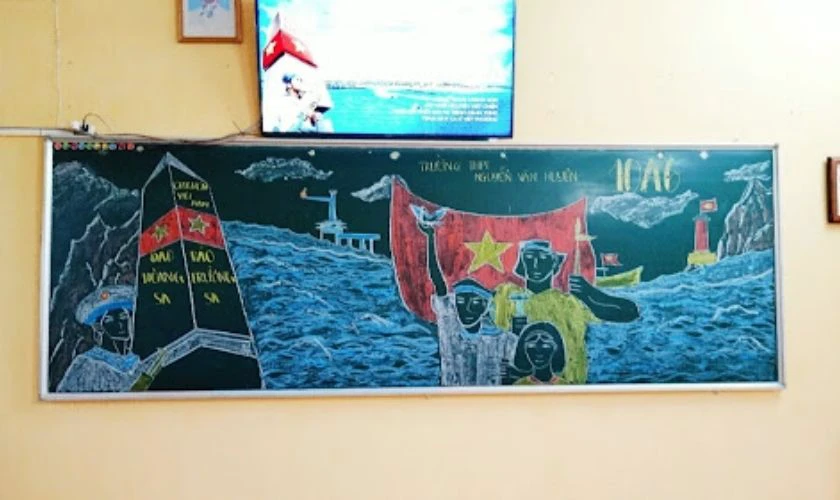 Mẫu trang trí bảng 30/4 1/5 chủ đề biển đảo