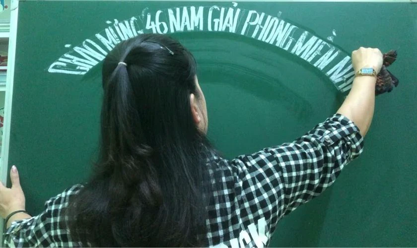 Trang trí bảng 30/4 1/5 có ý nghĩa gì