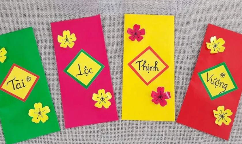 Trang trí bao lì xì Tết 2026 hoạ tiết hoa mai màu sắc