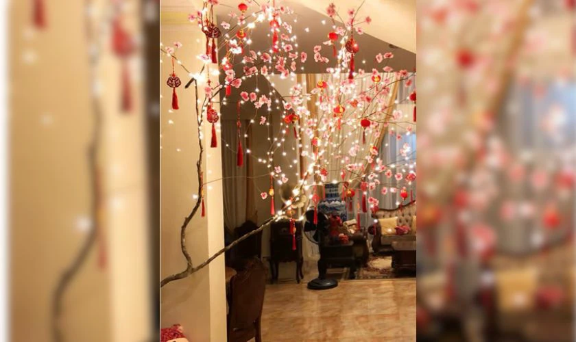Trang trí cây đào Tết bằng đèn LED