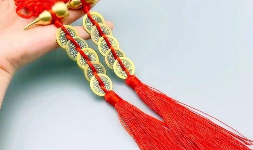 Làm dây treo trang trí cây mai