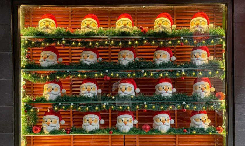 Cửa kính decor ông già Noel