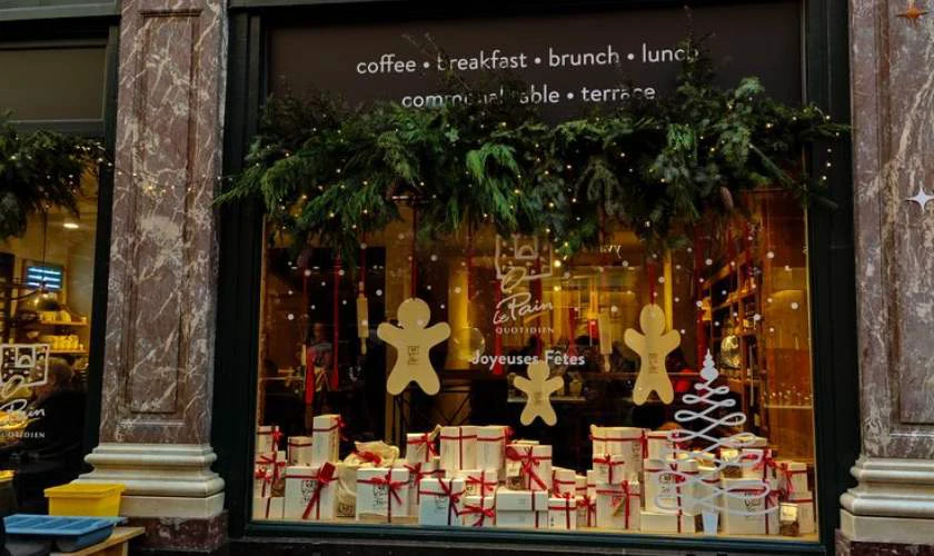 Lưu ý khi trang trí cửa kính Noel