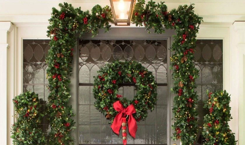 Vòng nguyệt quế trang trí Giáng Sinh đẹp