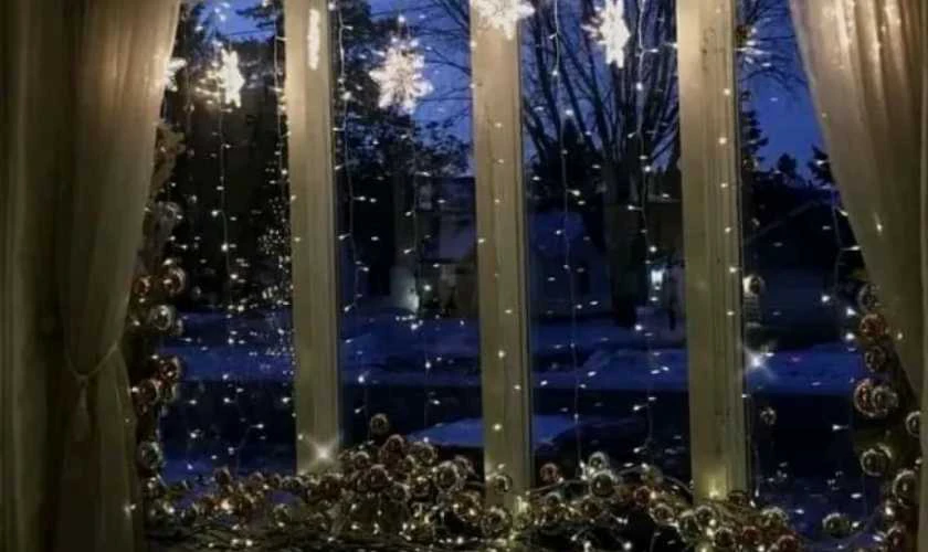 Decor Noel bằng dây đèn LED lấp lánh