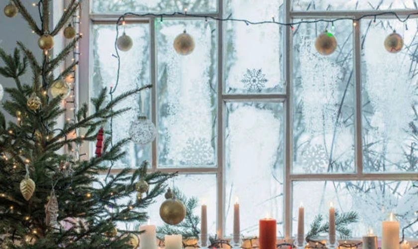 Ý tưởng trang trí cửa sổ với quả châu đẹp mắt