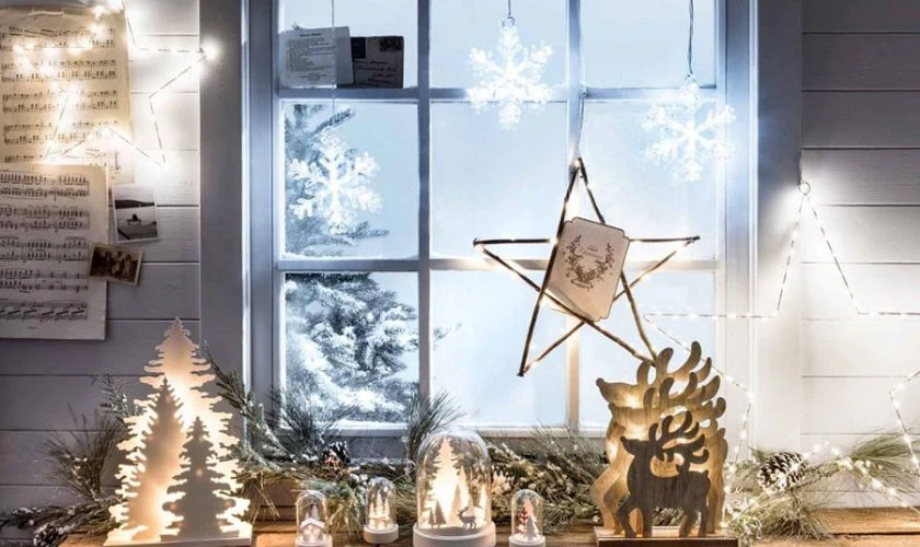 Tạo bối cảnh Giáng Sinh trang trí cửa sổ với LED