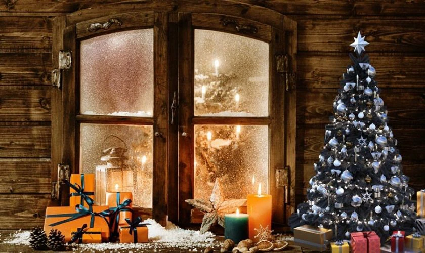 Hộp quà và cây thông Noel là gợi ý trang trí cửa sổ đẹp