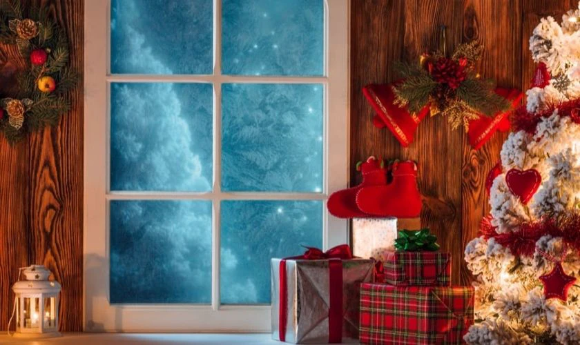 Hộp quà là món phụ kiện trang trí cửa sổ hợp lý nhất