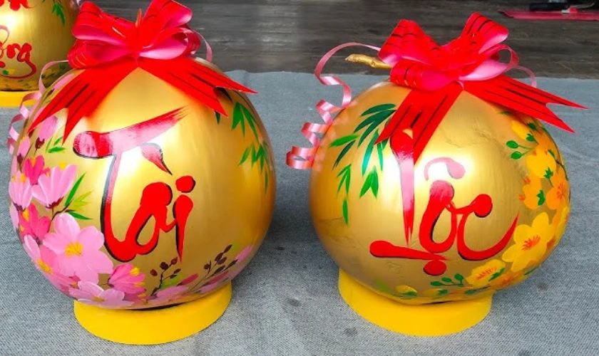Dừa Tết phun sơn có kèm nơ