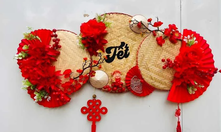 Trang trí gian hàng mùa Xuân bằng mẹt tre