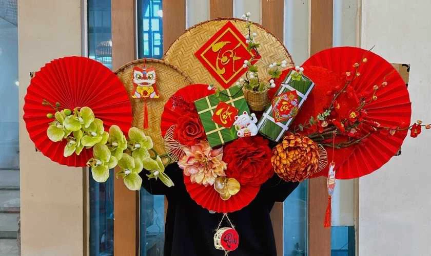 Trang trí gian hàng mùa Xuân 2026 bằng mẹt tre