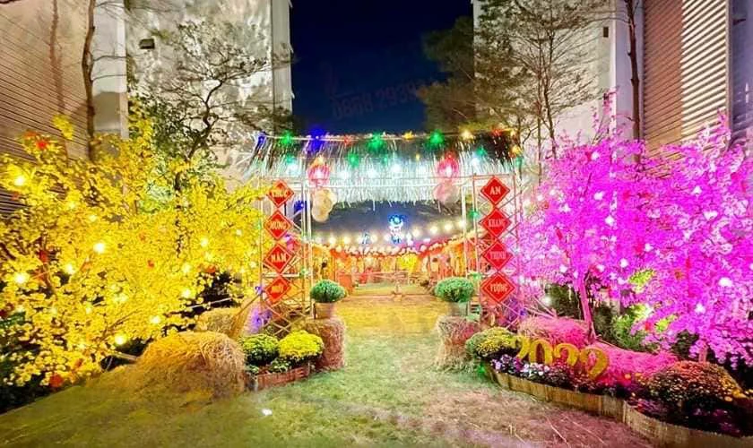 Trang trí gian hàng Tết bằng đèn LED độc đáo