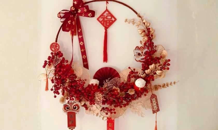 Trang trí Tết bằng vòng hoa