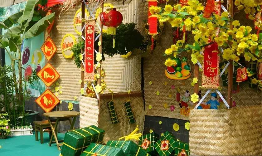 Trang trí gian hàng Tết bằng mành tre đẹp