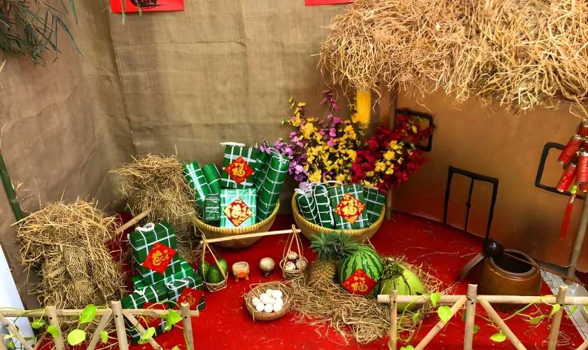 Trang trí gian hàng Tết bằng rơm rạ ấn tượng