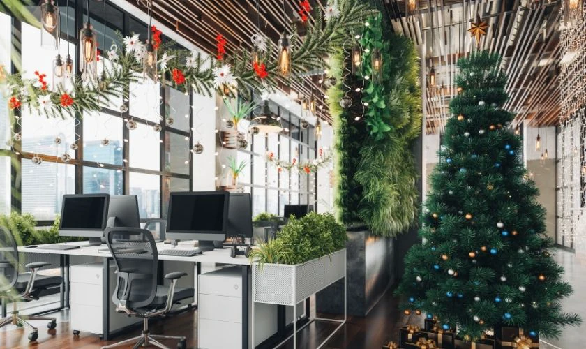 Cách trang trí Giáng sinh trên trần nhà