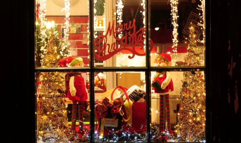 Trang trí Giáng sinh cho cửa sổ