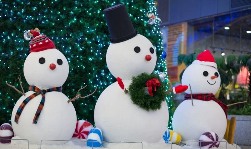 Gợi ý trang trí Giáng sinh bằng mô hình người tuyết