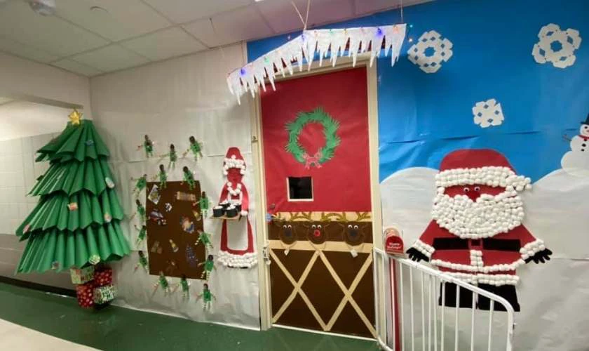 Trang trí Giáng sinh mầm non với ông già Noel đáng yêu