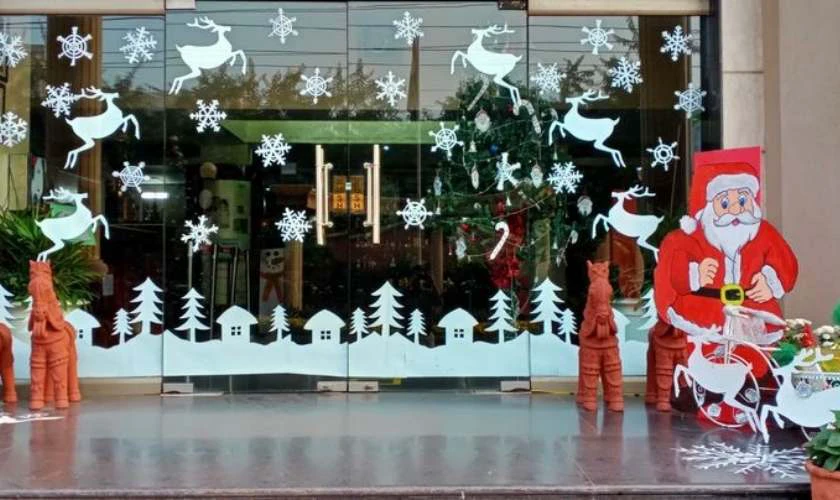 Trang trí Giáng sinh mầm non với ông già Noel dễ thương