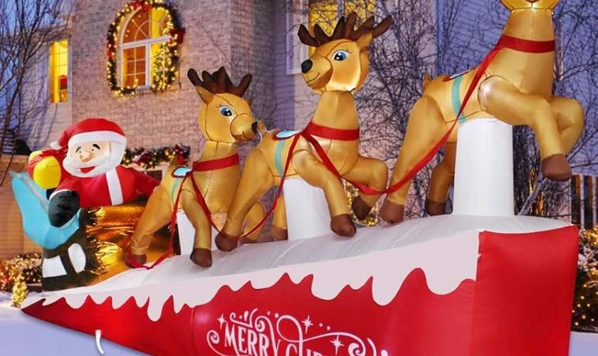 Trang trí Noel mầm non với tuần lộc và xe chở quà ngập tràn không khí noel