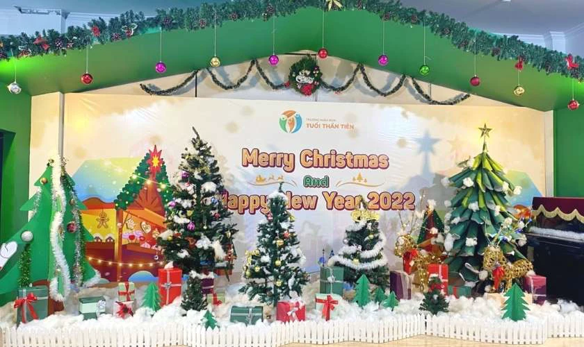 Decor Noel đặc biệt với lâu đài, hàng rào ấn tượng