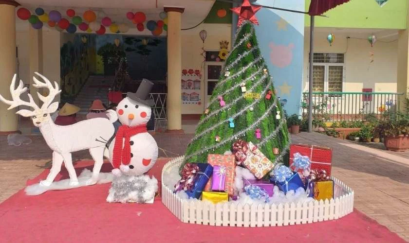 Trang trí với lâu đài, hàng rào hấp dẫn