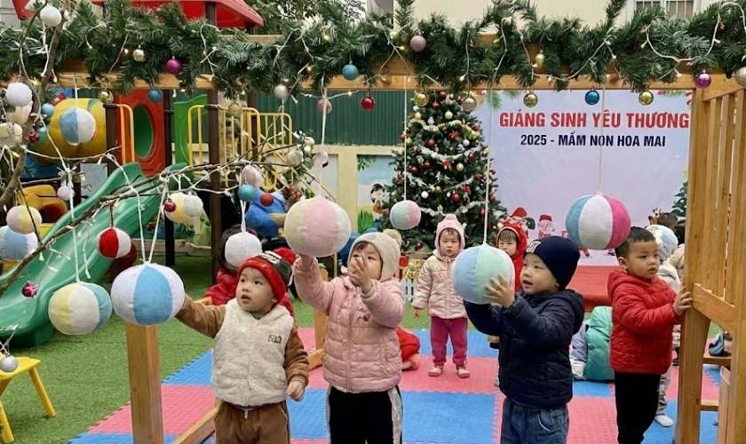 Trang trí Giáng sinh mầm non ở khu vui chơi hấp dẫn