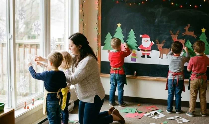 Trang trí Giáng sinh mầm non với decal cắt dán