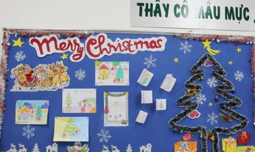 Decor Noel đặc biệt trên bảng lớp
