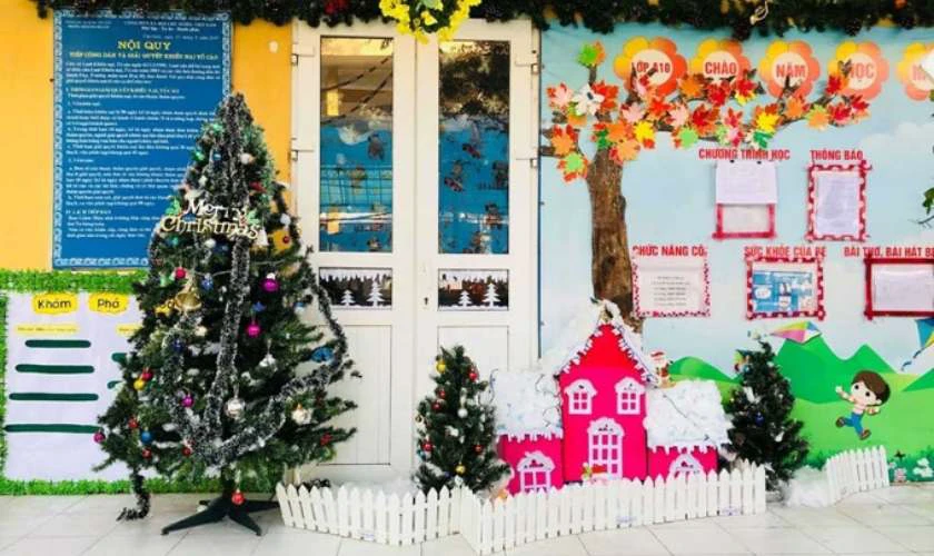 Trang trí Noel mầm non trên tường