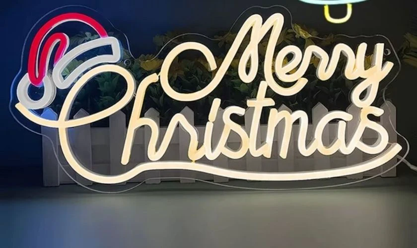 Trang trí Giáng Sinh mầm non với chữ Merry Christmas đơn giản