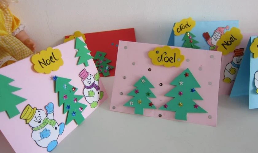 Trang trí Noel trường mầm non với các thiệp thủ công