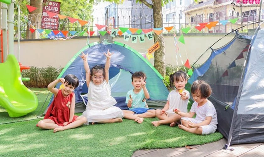 Trang trí góc lớp mầm non với lều cắm trại sáng tạo