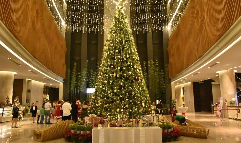 Trang trí Giáng sinh văn phòng phía bên trong ấn tượng