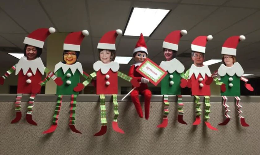 Trang trí văn phòng bằng mô hình ông già Noel