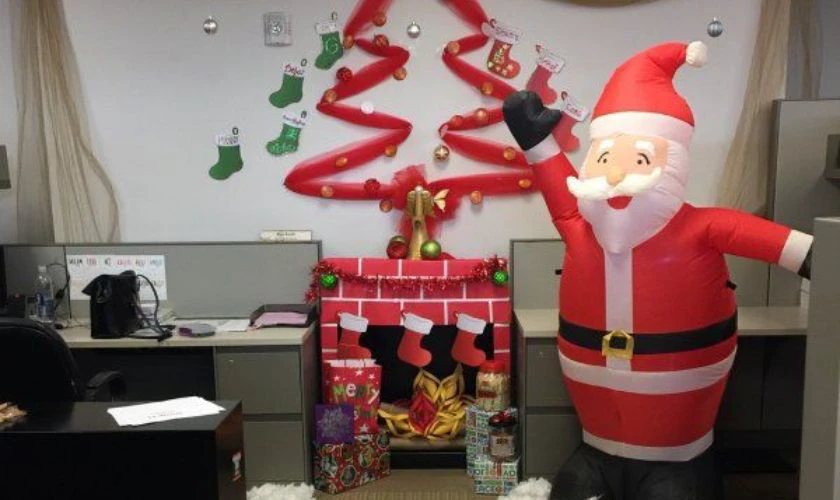 Trang trí Giáng sinh bằng mô hình ông già Noel