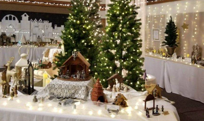 Trang trí Noel văn phòng bằng hang đá