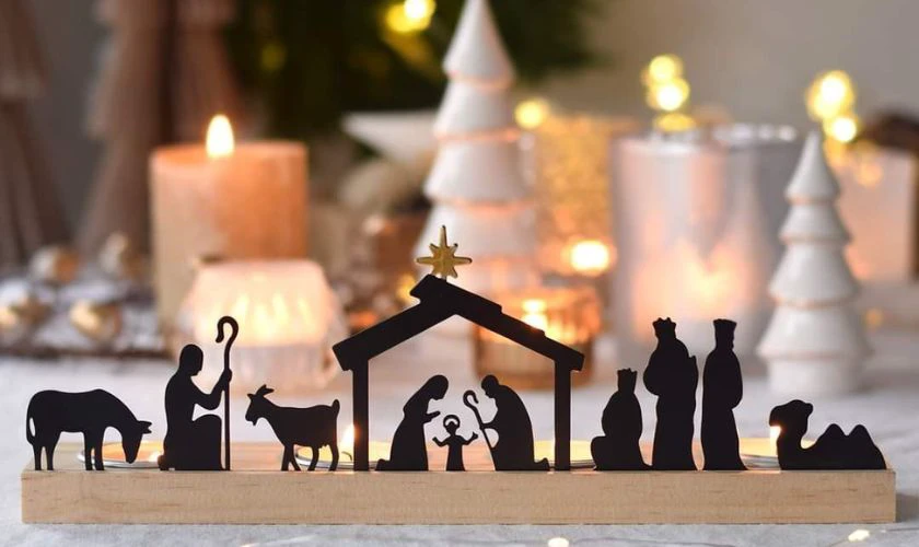 Trang trí Noel văn phòng bằng hang đá lạ mắt