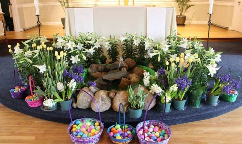Mẫu trang trí Lễ Phục Sinh 2026 cho nhà thờ tươi sáng